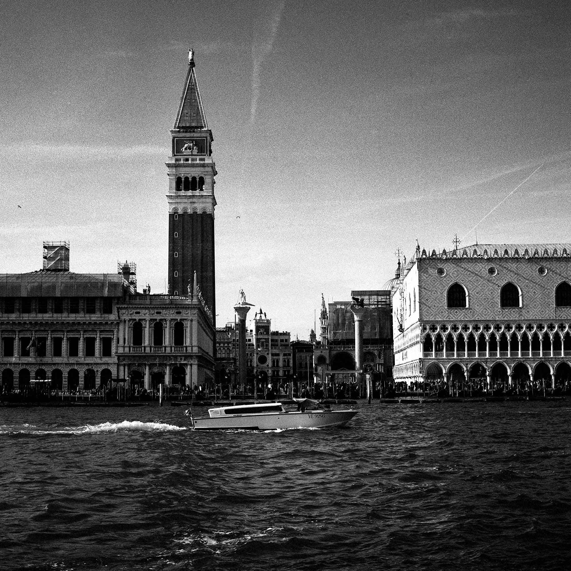 black and white venice street photography