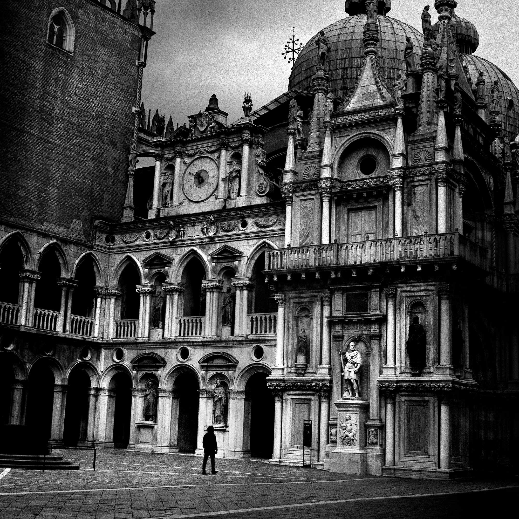 black and white venice street photography